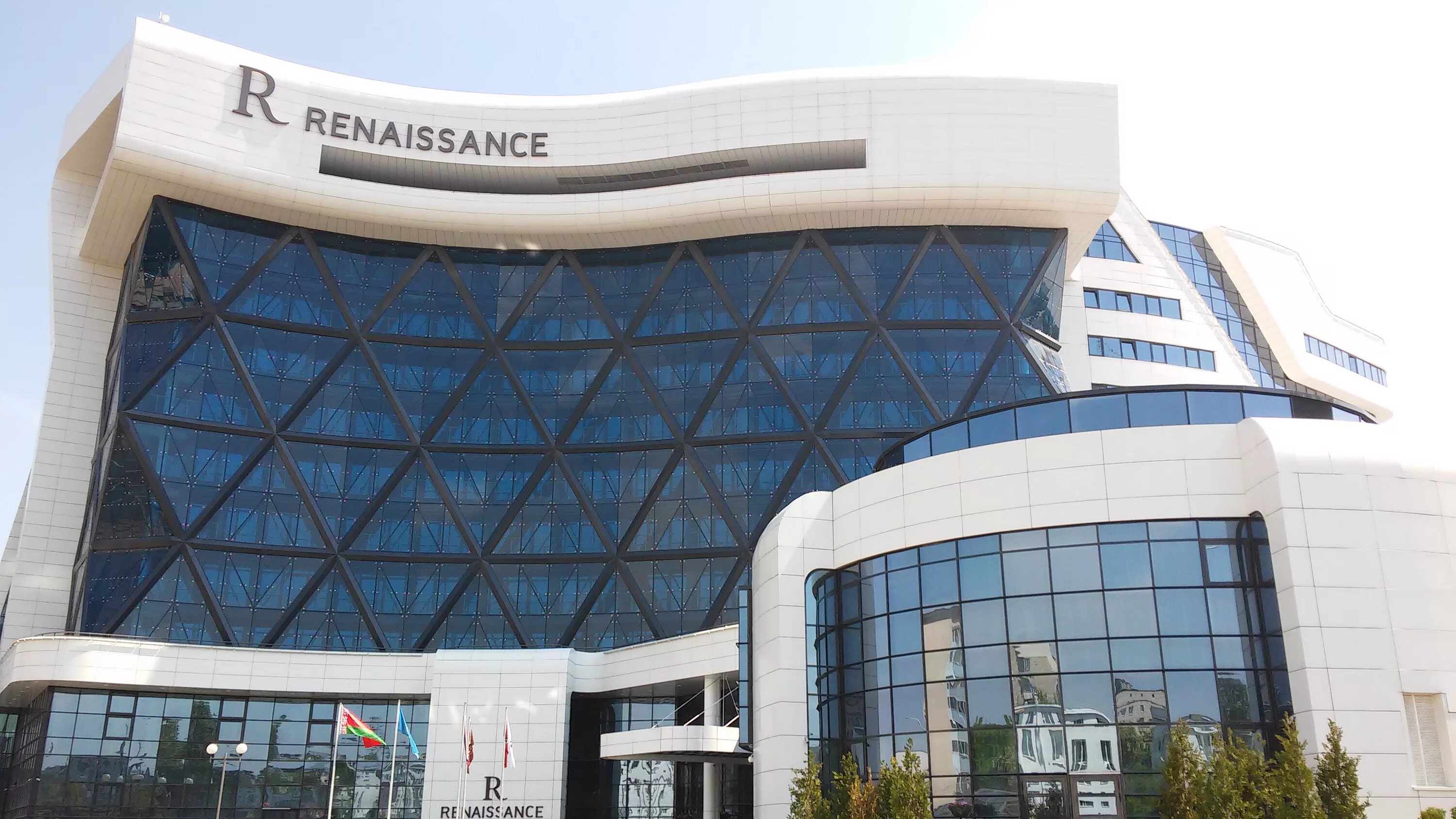 Гостиница Renaissance Minsk. Президентский люкс: стоимость - $1900, восемь комна