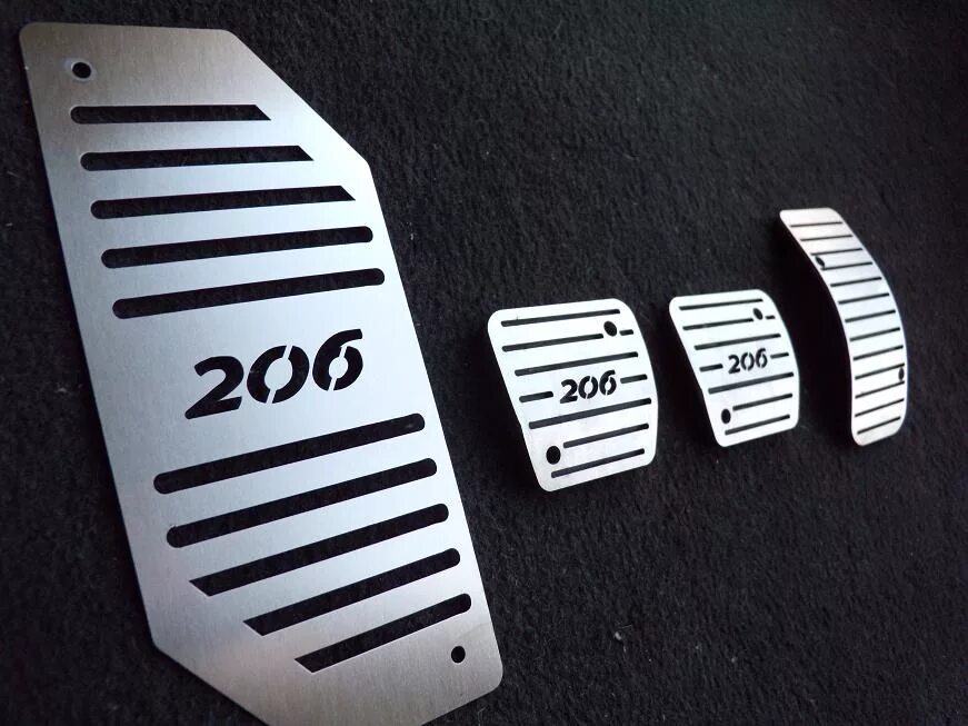 Педали пежо 307 рестайлинг. С накладки на педали. Педали пежо 206. 4 75 л. Накладки на педали пежо 206.