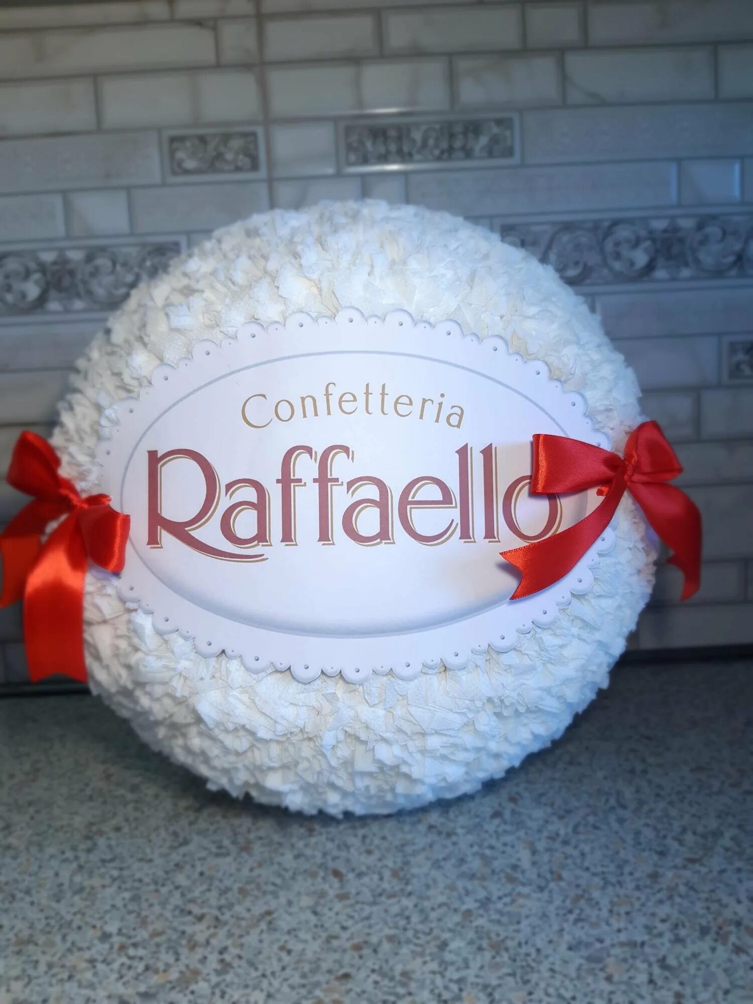 Кокосовое шарики рафаэлло. Букет с конфетами рафаэлло. Пп рафаэлло. Как сделать рафаэлло. Большое рафаэлло своими руками.