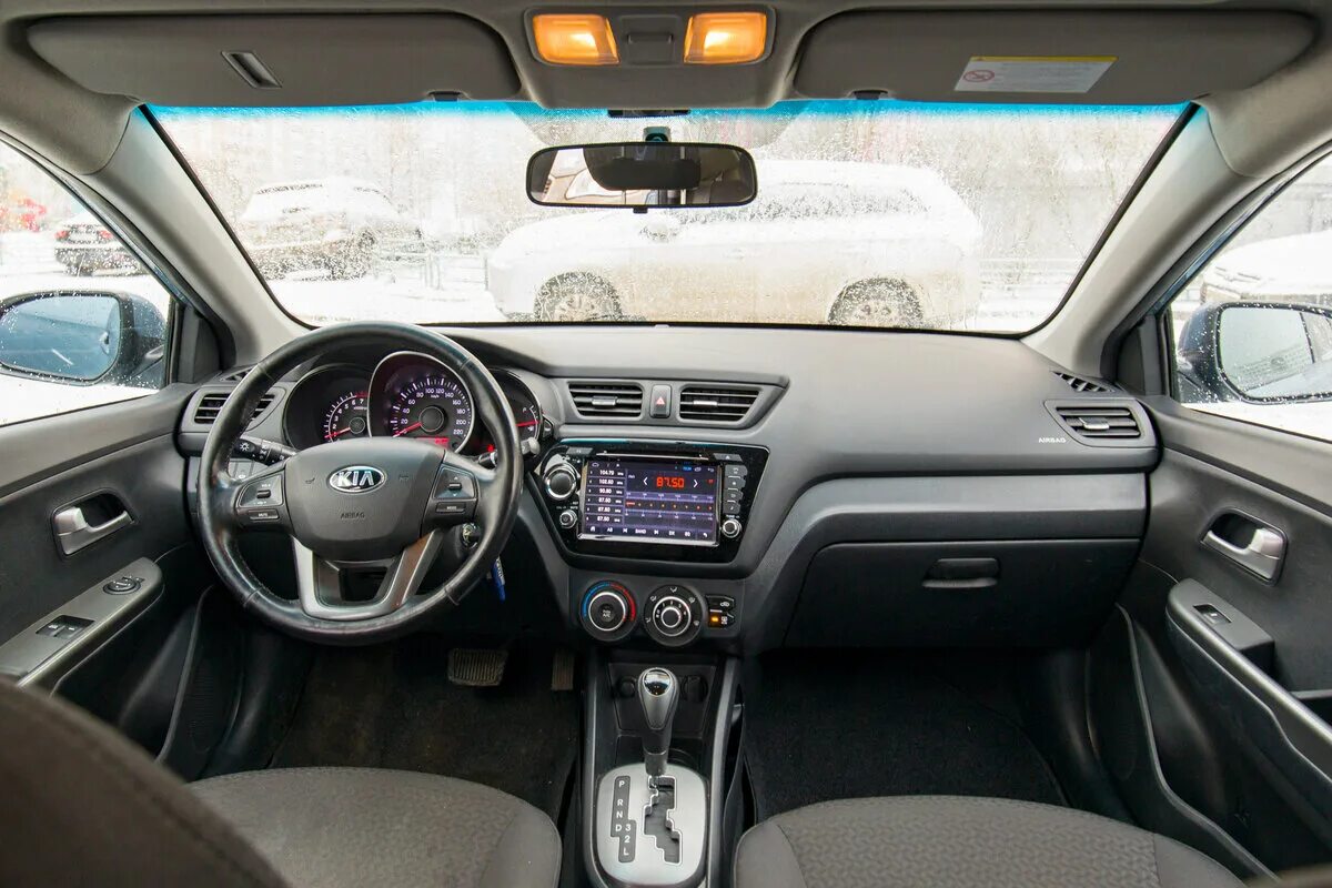 Что входит в комплектацию комфорт. Что входит в комплектацию комфорт. Киа рио комфорт 1. Киа рио 3 комплектация комфорт. Kia rio x-line comfort 2021 салон.