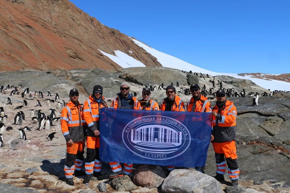 Флаг казахстана в космосе. Передано в экспедицию. Флаг ггг. Передано в экспедицию. Передано в экспедицию.