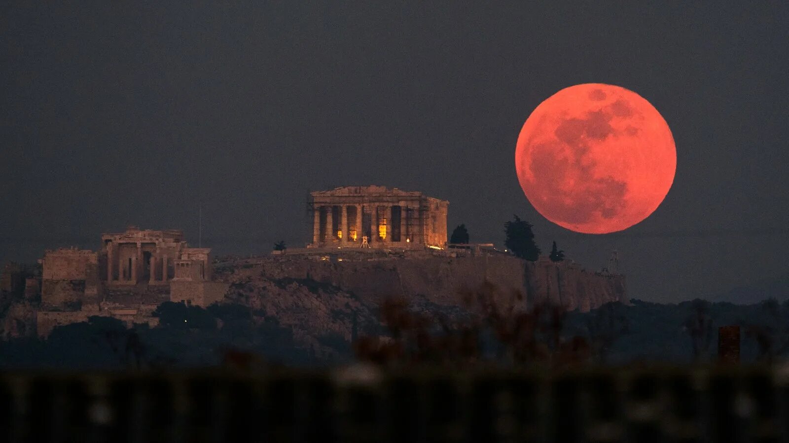 Сегодня затмение луны есть. Лунное затмение 8 ноября 2022 года. Красное лунное затмение. Кровавая Луна. Красная Луна затмение.