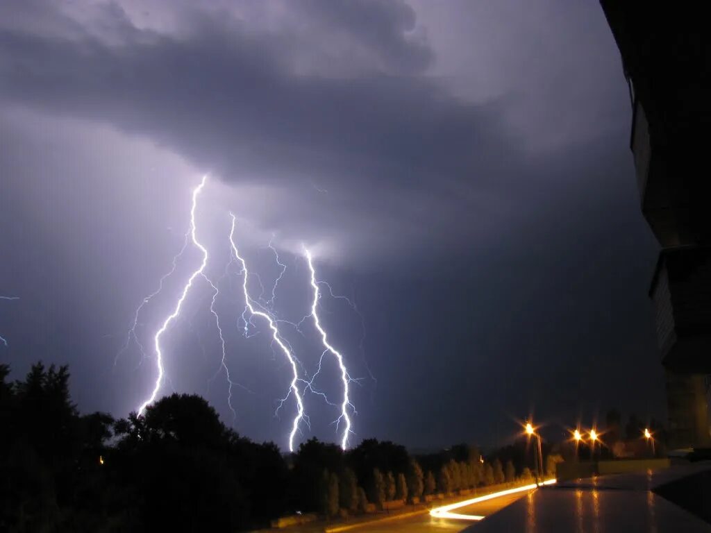 белая калитва ночью