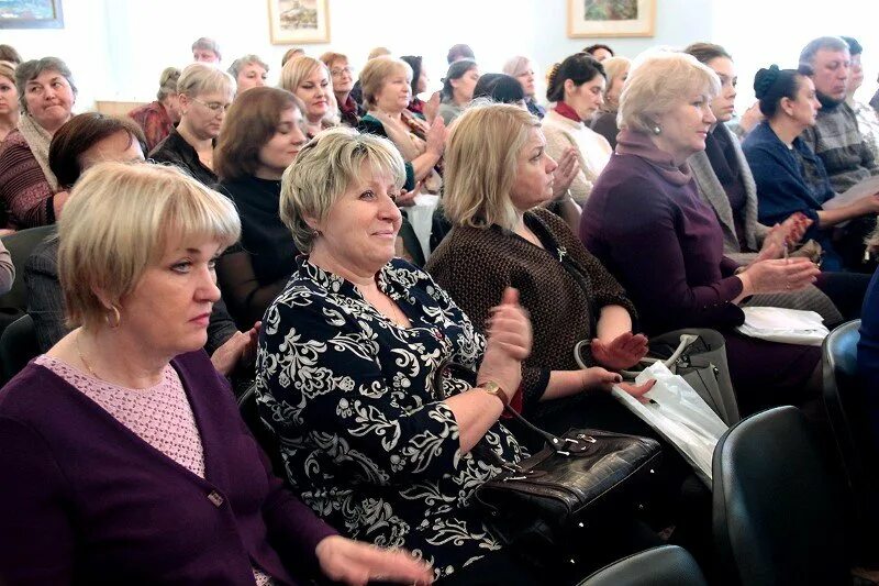 учитель начальной школы. учитель смоленск титенкова. смоленский базовый медицинский колледж имени к. работа педагог смоленск. работа педагог смоленск.