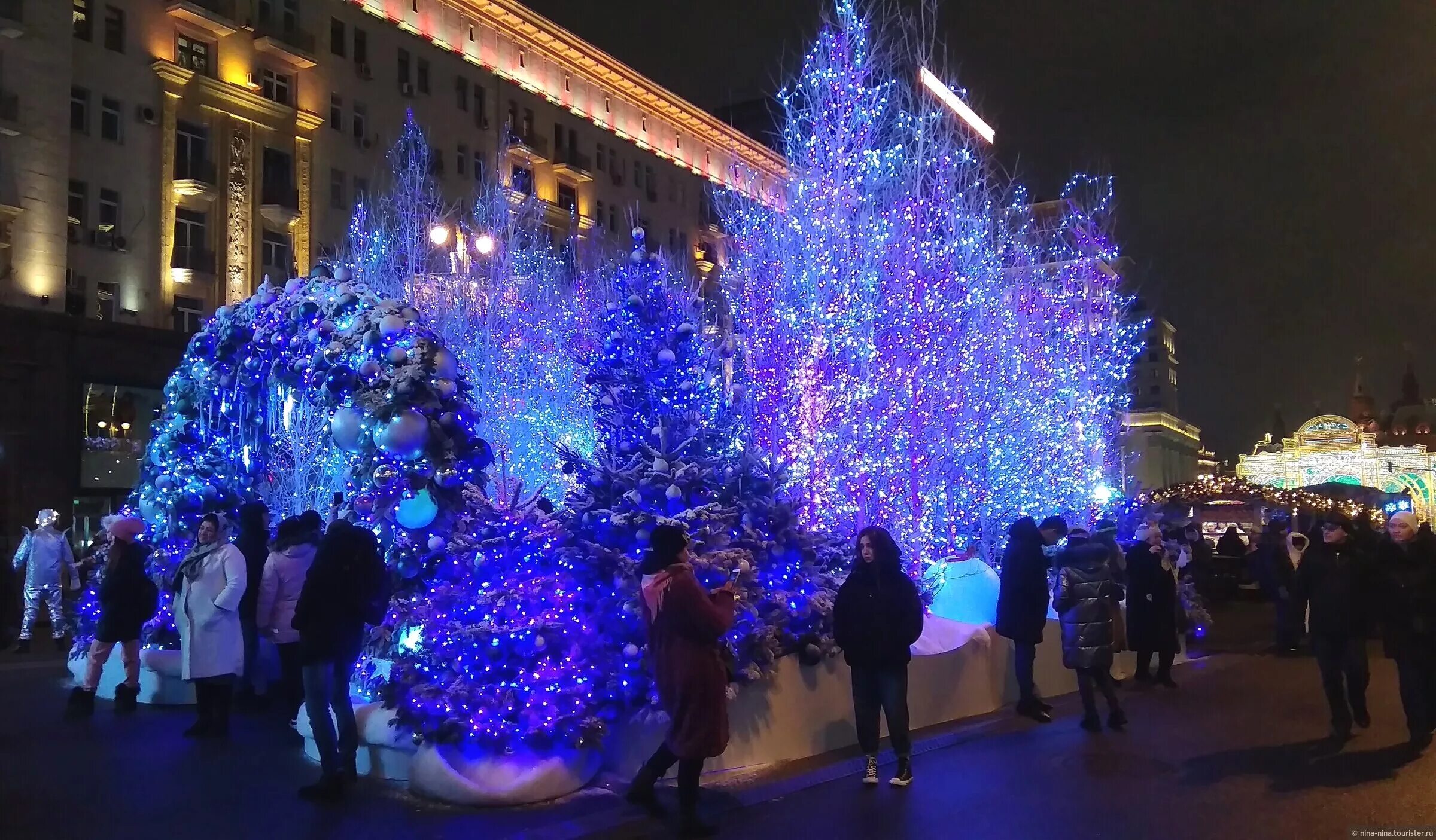 Тверская улица москва 2022. Город нового года 2020. Тверская улица москва 2023. Елка на манежной площади 2022. Москва новый год.