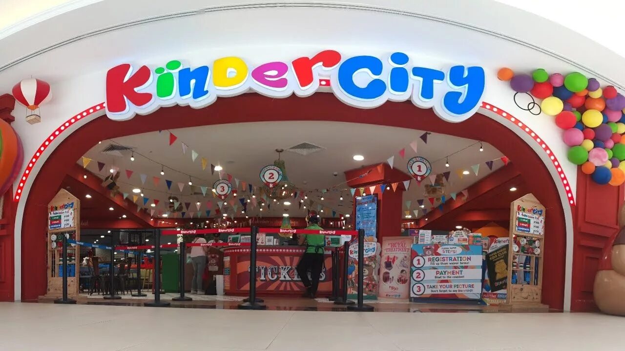 Kinder city. Киндер Сити. Детский магазин Киндер. City Kids детский центр. Kids City магазин детской одежды.