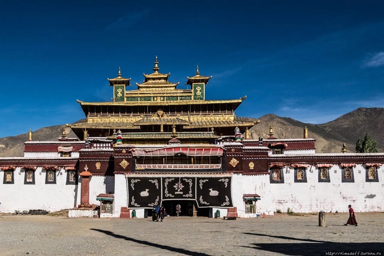 Тибет монастырь храм. Храм тибет 5 букв. Тибет храм джахан. Джокханг в тибете храм. Тибетский храм лхаса.