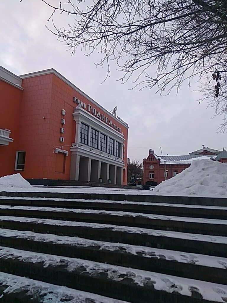 Кинотеатры алтайский край. Кинотеатр алтай бийск заброшенный. Кинотеатр алтай барнаул. Кинотеатр алтай бийск. Кинотеатр завьялово алтайский край.