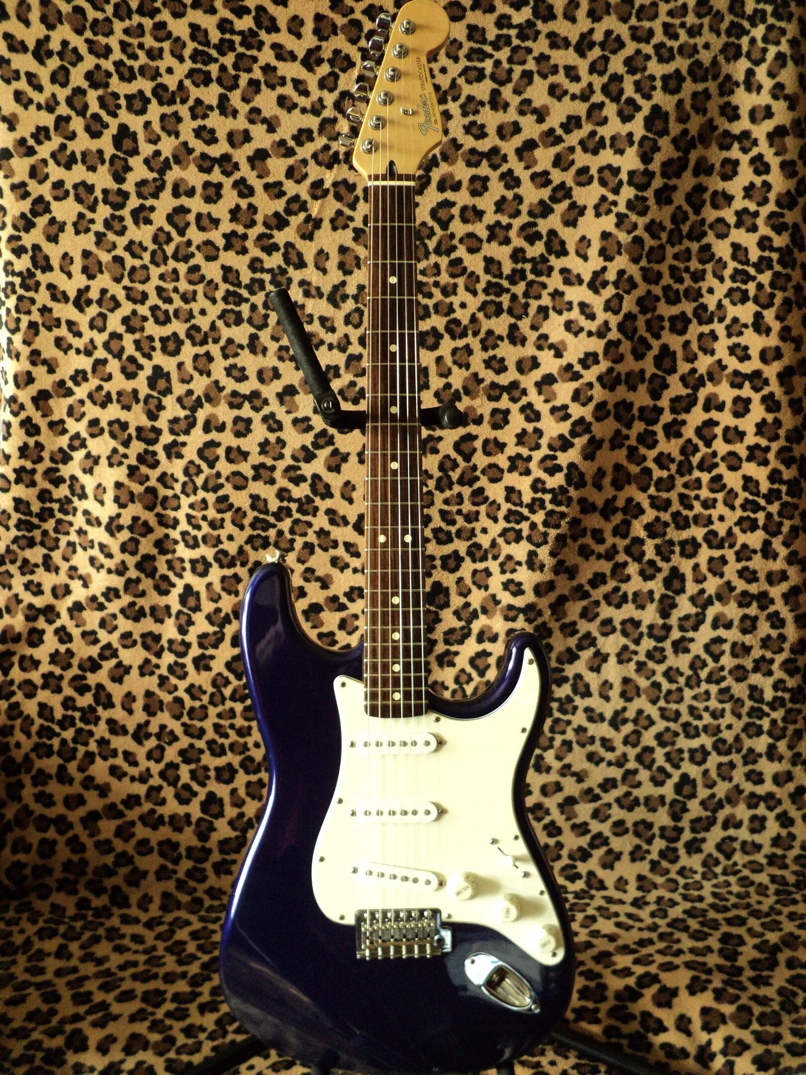 Фендер Мехико электрогитара. Электрогитара Fender Stratocaster Mexico. Fender Stratocaster 1998 год. Мексиканский акустический Фендер.