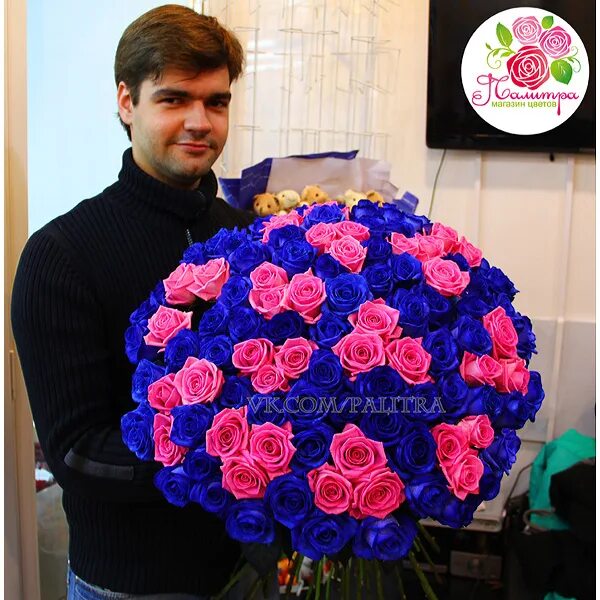 Заказать цветы dostavkatsvetov dostavkatsvetov ru. Синие розы 101 штука. Большой букет синих роз. Букет из пышных роз на др.