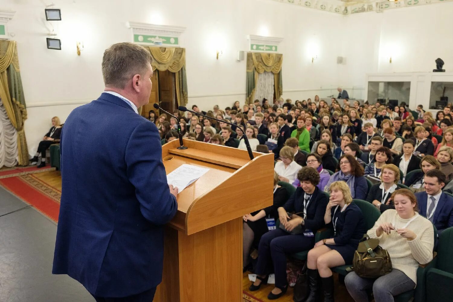 Французский факультет. МГЛУ преподаватели французского языка. Студенты института Мориса Тореза. МГЛУ ФФЯ. НГЛУ французский Факультет.