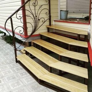 Металлическая лестница для крыльца