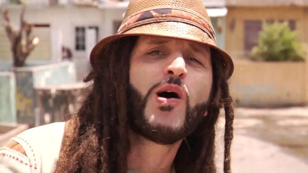 Playing fool. Alborosie. Herbalist Alborosie. Alborosie - Kingston Town. Alborosie Opera Voice Israel.