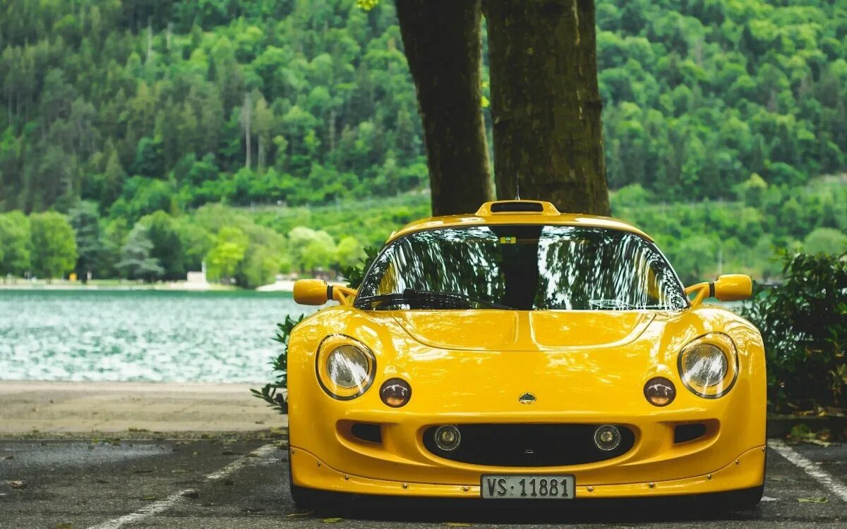 Желтый Лотус машина. Lotus exige s Yellow. Красивые желтые машины. Красивые авто.