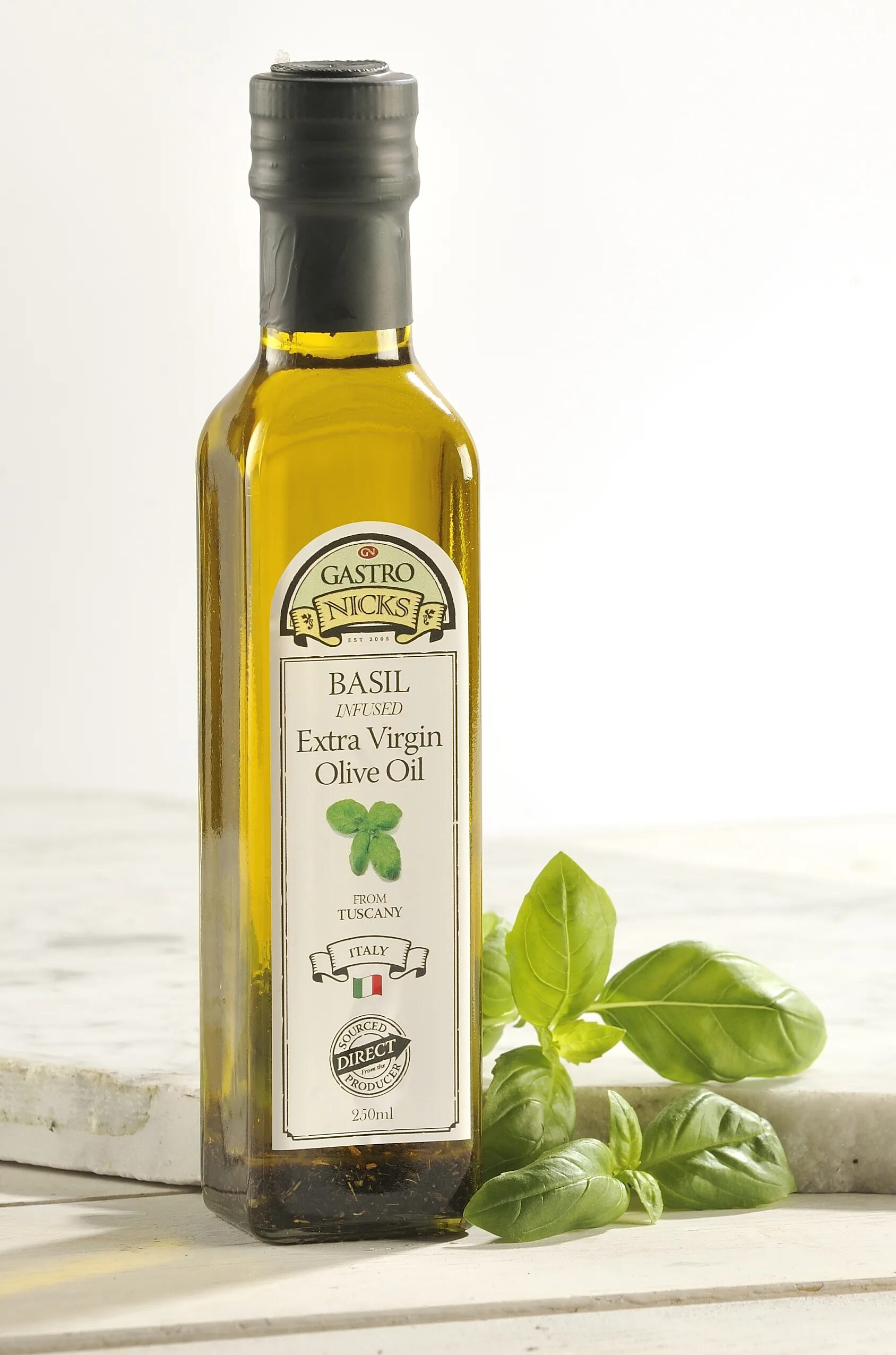 Оливер оил масло оливковое. Olive Oil масло оливковое. Олив Ойл масло оливковое. Оливковое масло Чиро Италия. Морковь оливковое масло