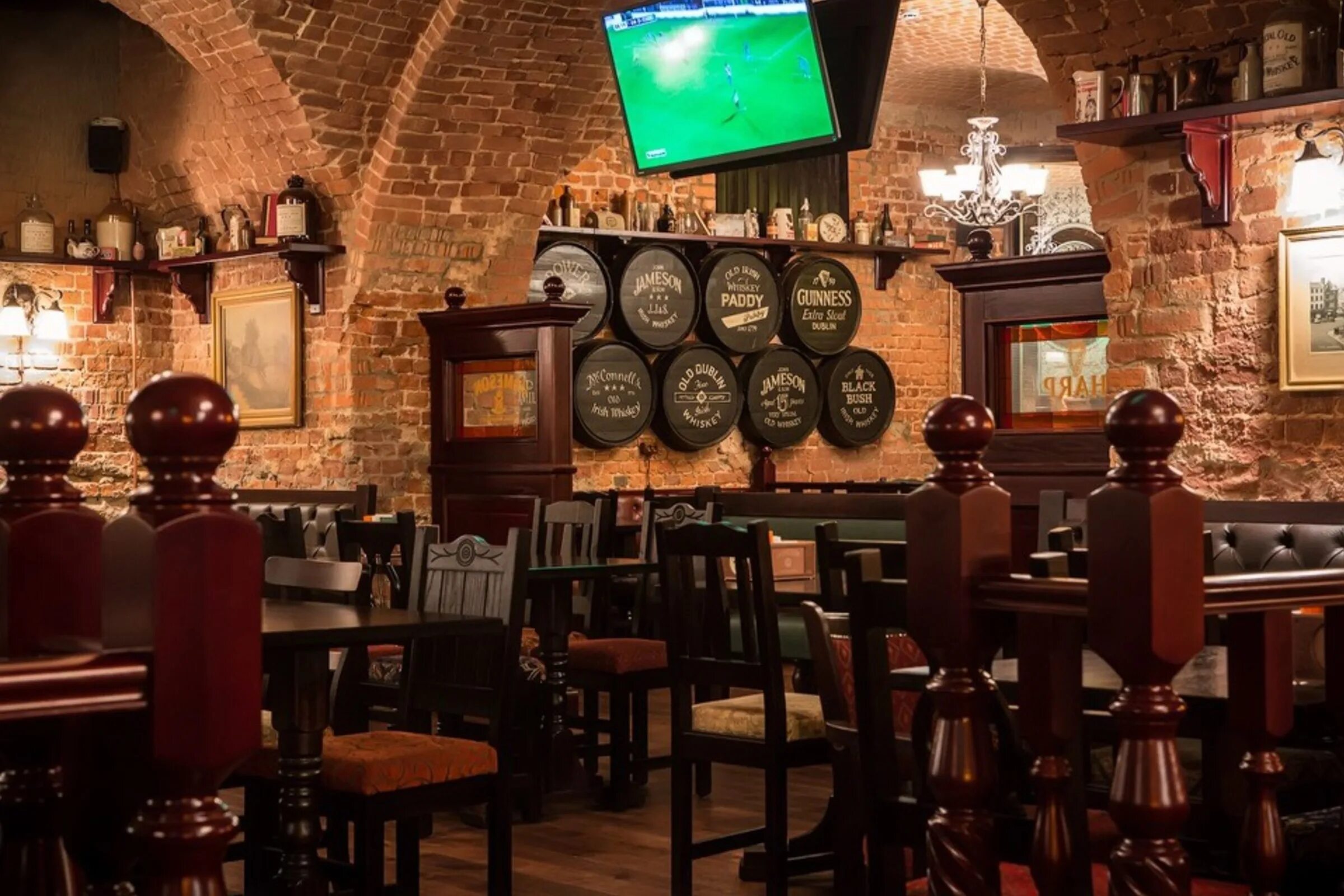 Тап баррель паб. Ирландский паб большая Дмитровка 13. Бар tap Barrel pub. Tap Barrel pub Москва большая Дмитровка. Ирландский на малой Дмитровке паб.