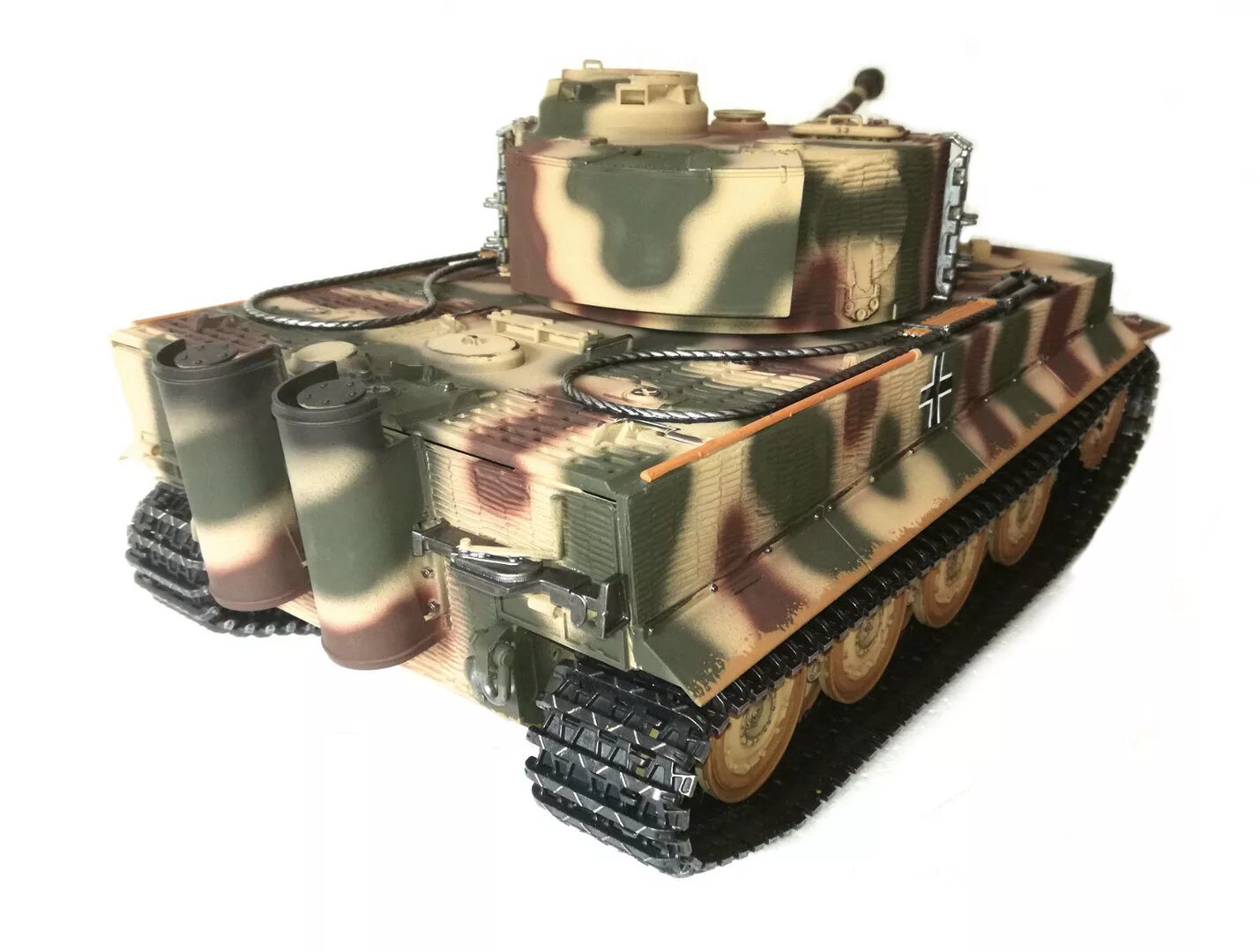 Танк тигр s33. Танк pilotage german tige/green airsoft (rc9389) 1:24 35 см. Тигр танк модель 1/72. Королевский тигр камуфляж. Камуфляж танка тигр.