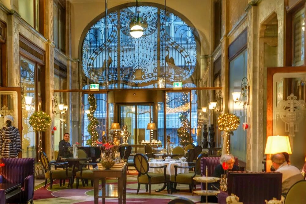 Four Seasons Будапешт. Бранч в 4 Seasons. Budapest 4 Seasons. Four Seasons Hotel Budapest буквы.