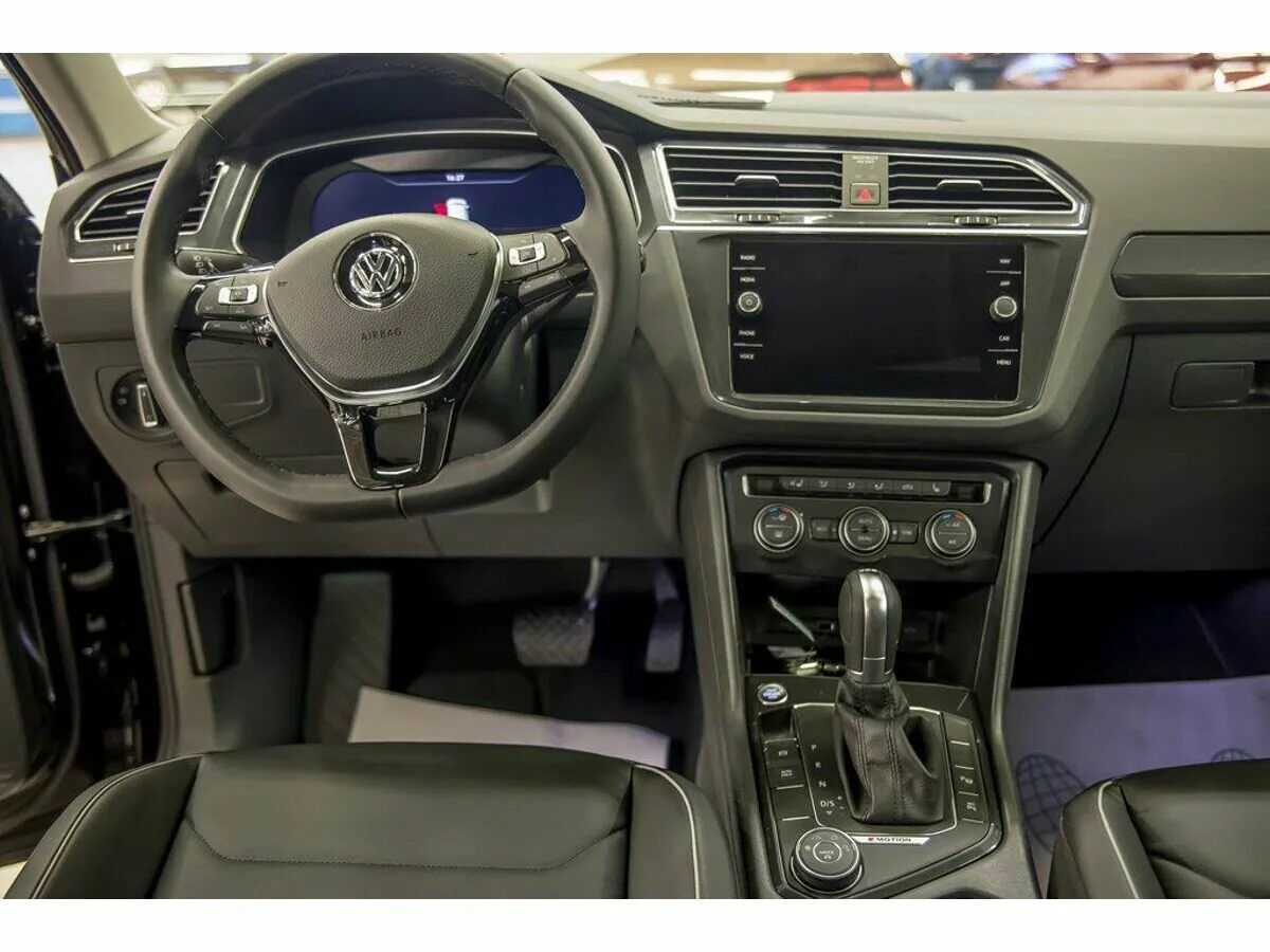 4 tsi л с dsg. 4 tsi л с dsg. 4 tsi 122. 1. Фольксваген тигуан 2018 салон.