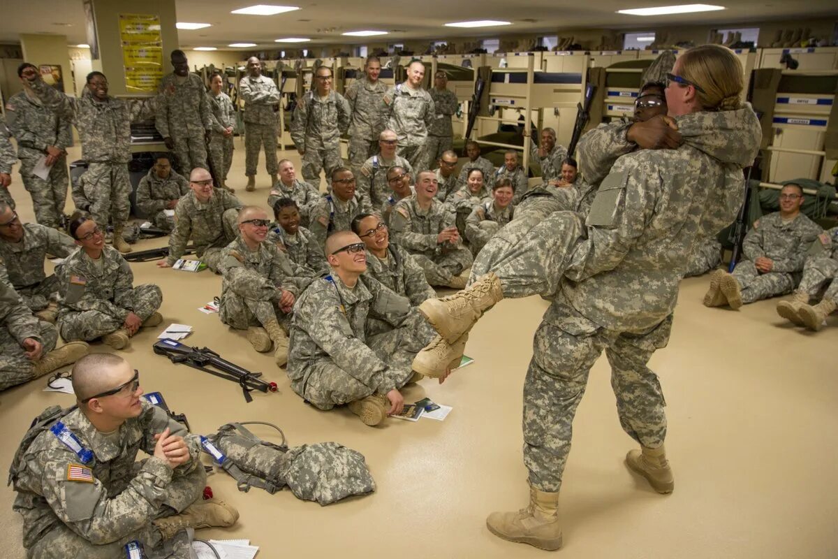 Американская военная форма. Женщины военные. Дрилл сша. Рейнджеры армии сша. Женщины военные сша.