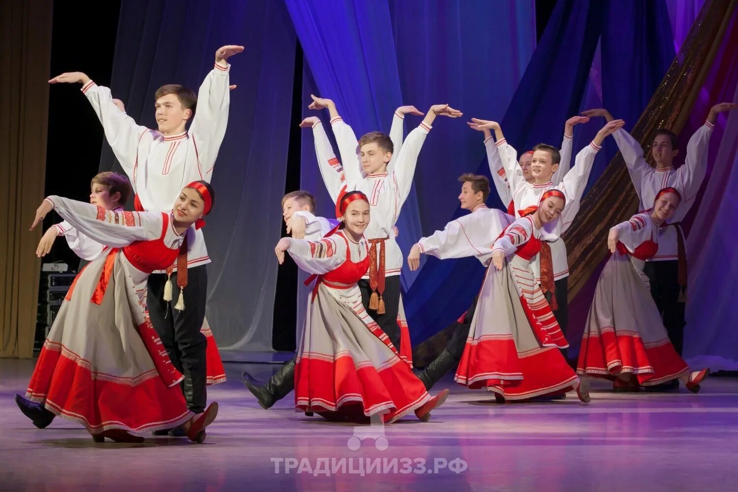 Русско народные танцы. Народные танцы. Русский танец. Русский традиционный танец.
