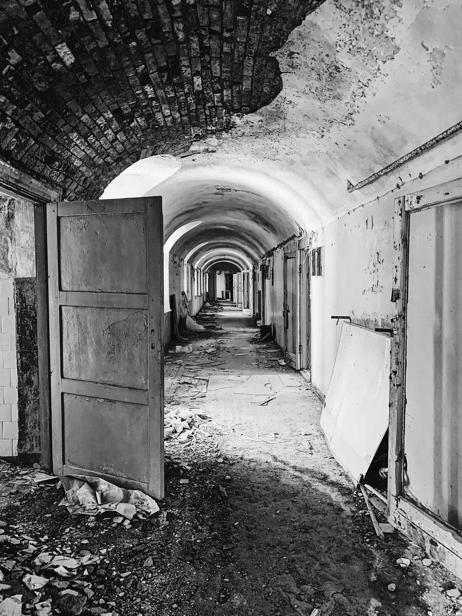 Психбольница алленберг. Калининград заброшенная психиатрическая больница алленберг. психиатрическая больница алленберг. знаменск психиатрическая больница алленберг. больница алленберг калининград.