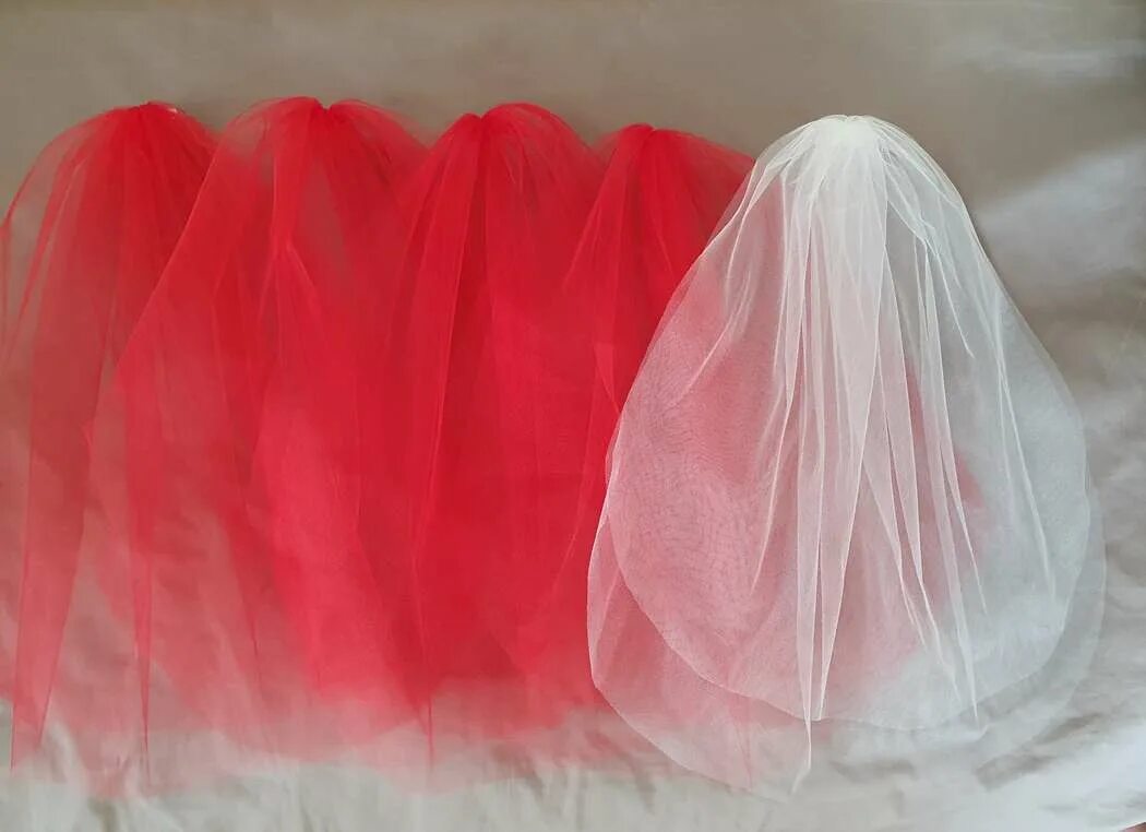 Фата для подружек невесты. Фата на гребне. Цветная фата. Цветная фата. Мини фата для девичника.