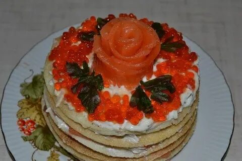 Торт с красной рыбой и творожным сыром