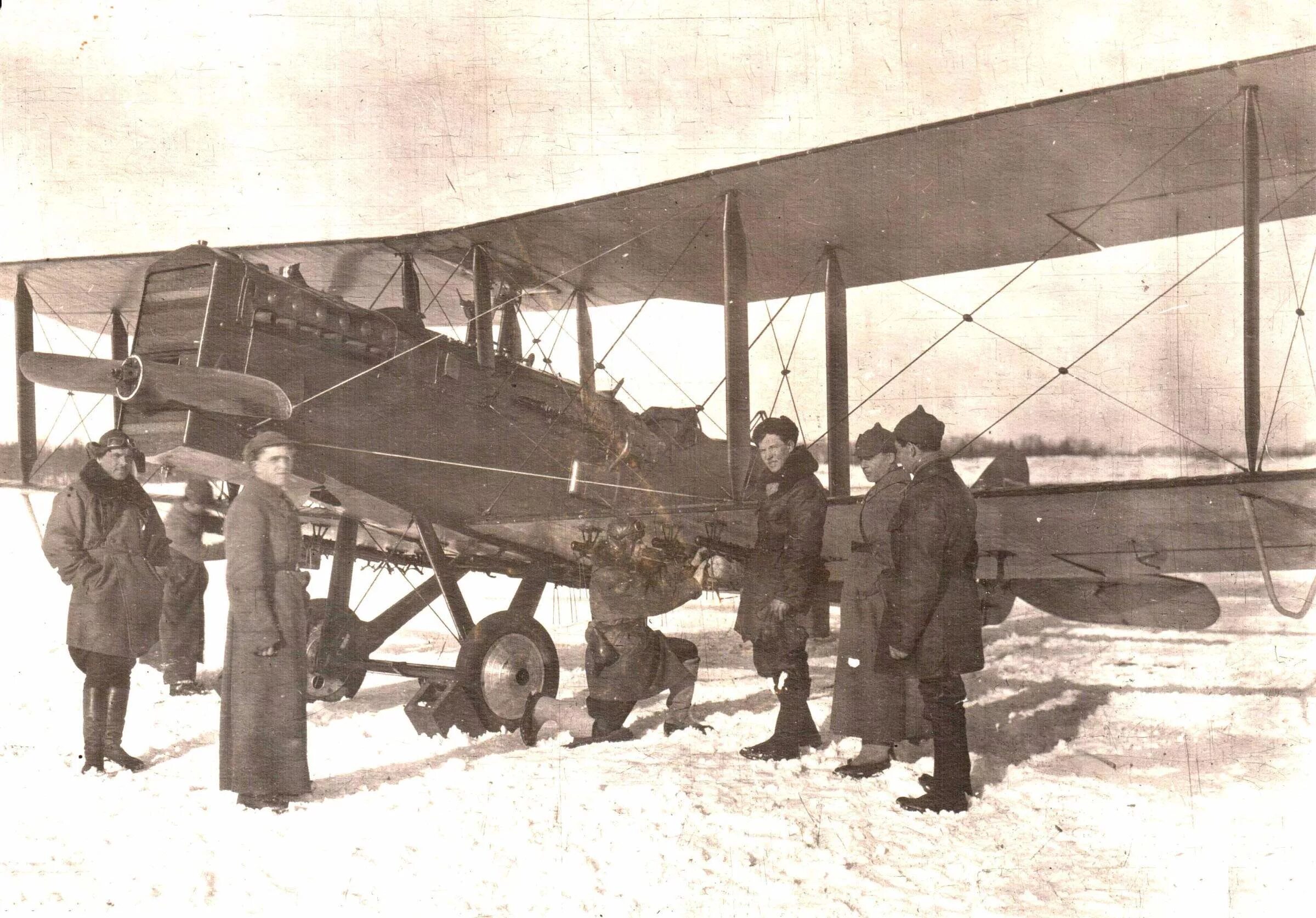 Первые самолеты советского союза. Самолет разведчик р1 Поликарпов. Поликарпов р-1. Самолёт-разведчик р-1.