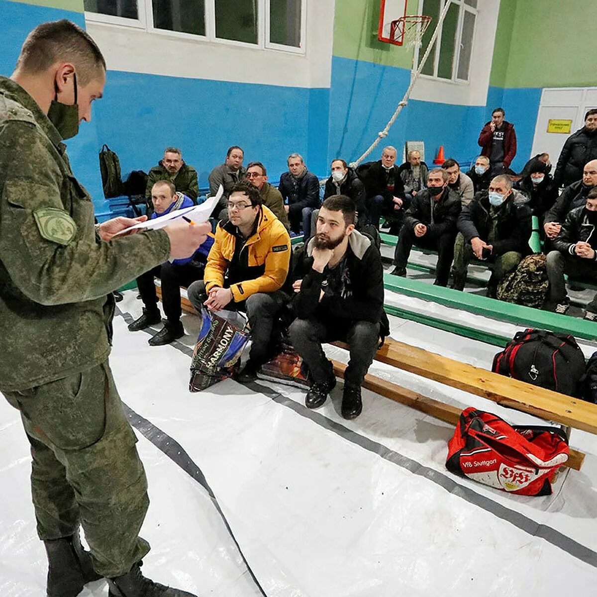 Встреча. Мобилизация девушка провожает. Военное дело. Мобилизация в москве. Мобилизация закончилась.