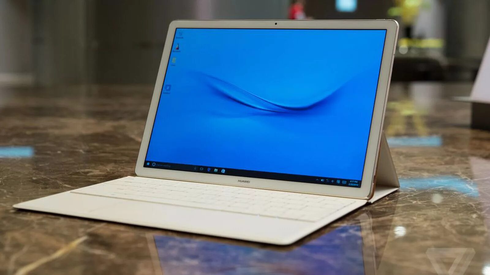 Huawei matebook 4pda. Huawei MATEBOOK 2016. Huawei MATEBOOK планшет. Huawei MATEBOOK Windows 10. MATEBOOK трансформер.