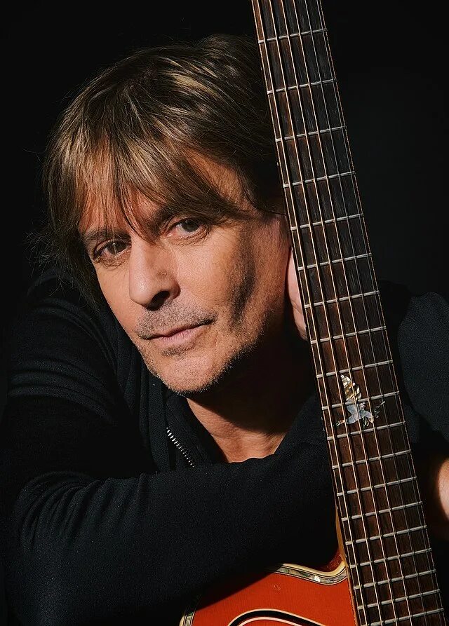 Нильда фернандес слушать. Нильда фернандес. Нильда фернандес певец франции фото. Нильда фернандес певец. Нильда фернандес рост.