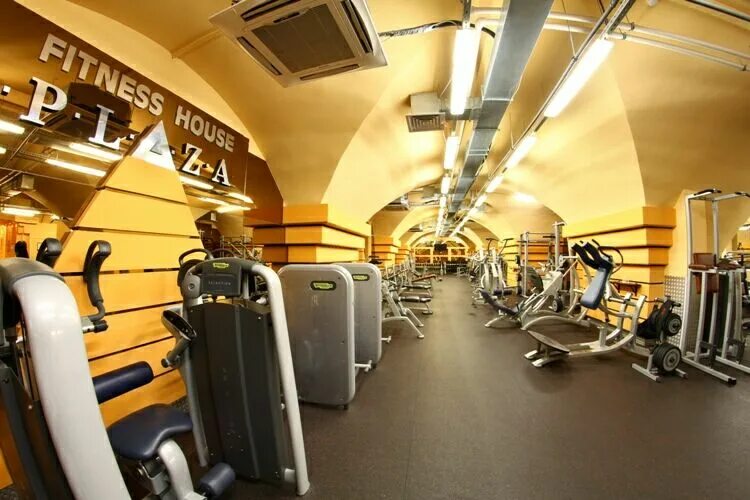 Фитнес хаус санкт-петербург на наличной. Фитнес хаус ульяновск октябрьская. Фитнес хаус светлановский. Фитнес хаус охта молл. Market fitness house.