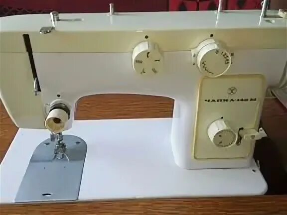 Швейная машинка чайка 132м. Чайка 132м натяжитель нити. Регулятор натяжения верхней нити чайка 134а. Швейная машинка чайка 142м. Регулятор натяжения верхней нити швейной машинки чайка 142 м.