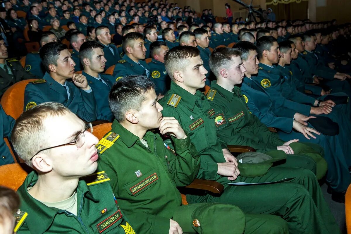 Воинские звания военнослужащих вс рф погоны. Воинские звания по возрастанию в армии россии 2021. Воинские звания офицеров российской армии. Погоны и звания в армии рф 2021. Погоны и звания армии рф.