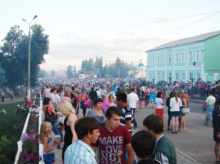 Население города Ливны Орловской области. Население города Ливны. Население города Ливны Орловской области на 2021 год. Площадь Ленина Ливны.