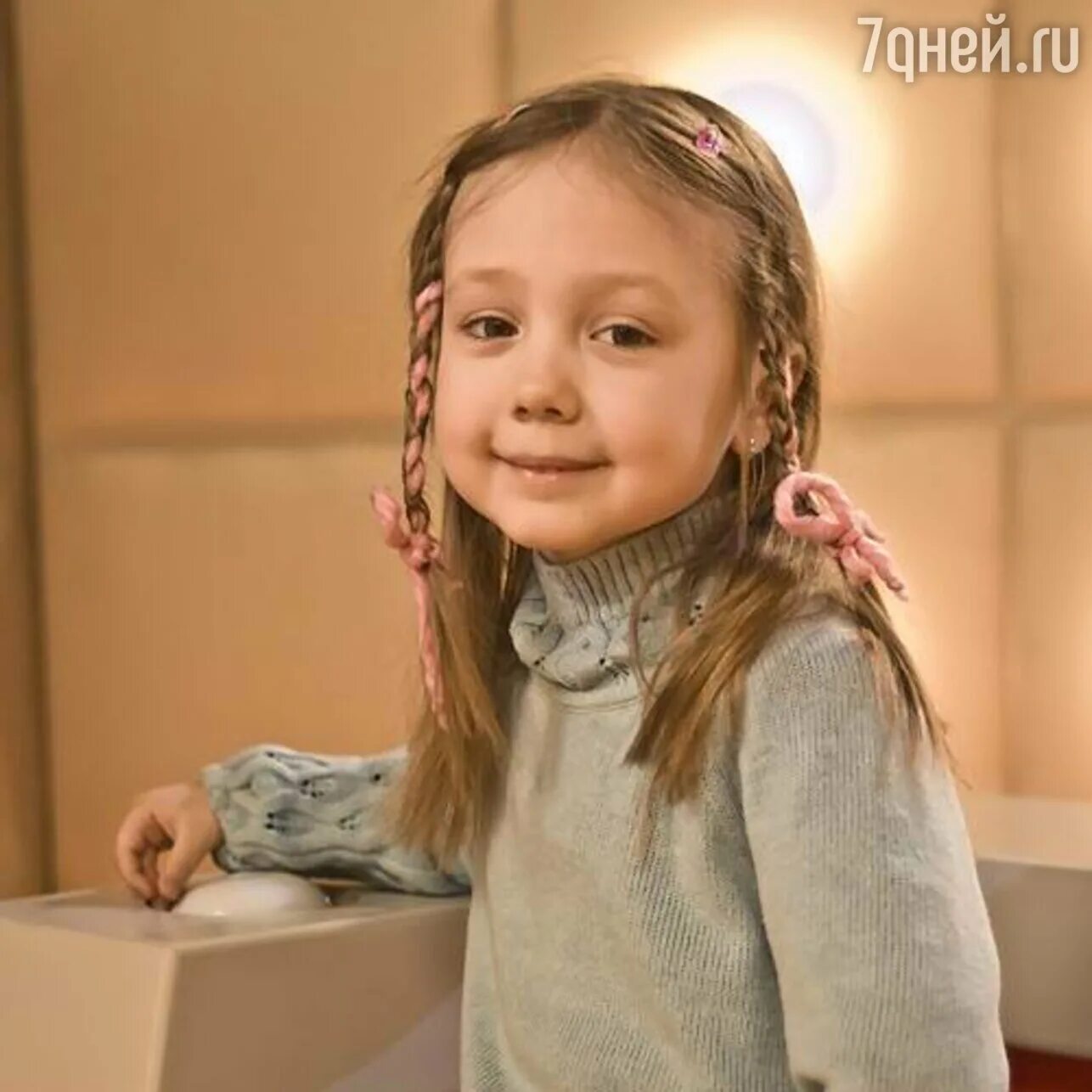 Сколько лет полине из папиных дочек. Екатерина старшова. екатерина старшова пуговка. екатерина старшова папины дочки. катя старшова из папиных дочек.