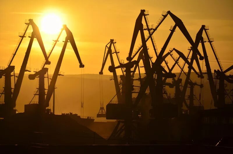 Морской порт вмтп. Торговый порт работа. Мурманский морской торговый порт краны. Морпорт санкт-петербург. Торговый порт работа.