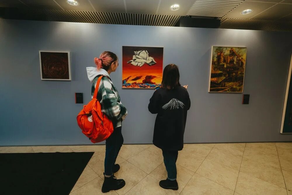 Картина на границе. Картина без границ. Роспись стен в японском стиле. Картина без границ. Гавриленко художник.