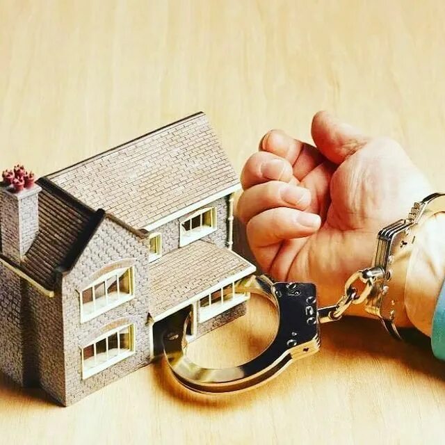 Можно ли продать квартиру в залоге