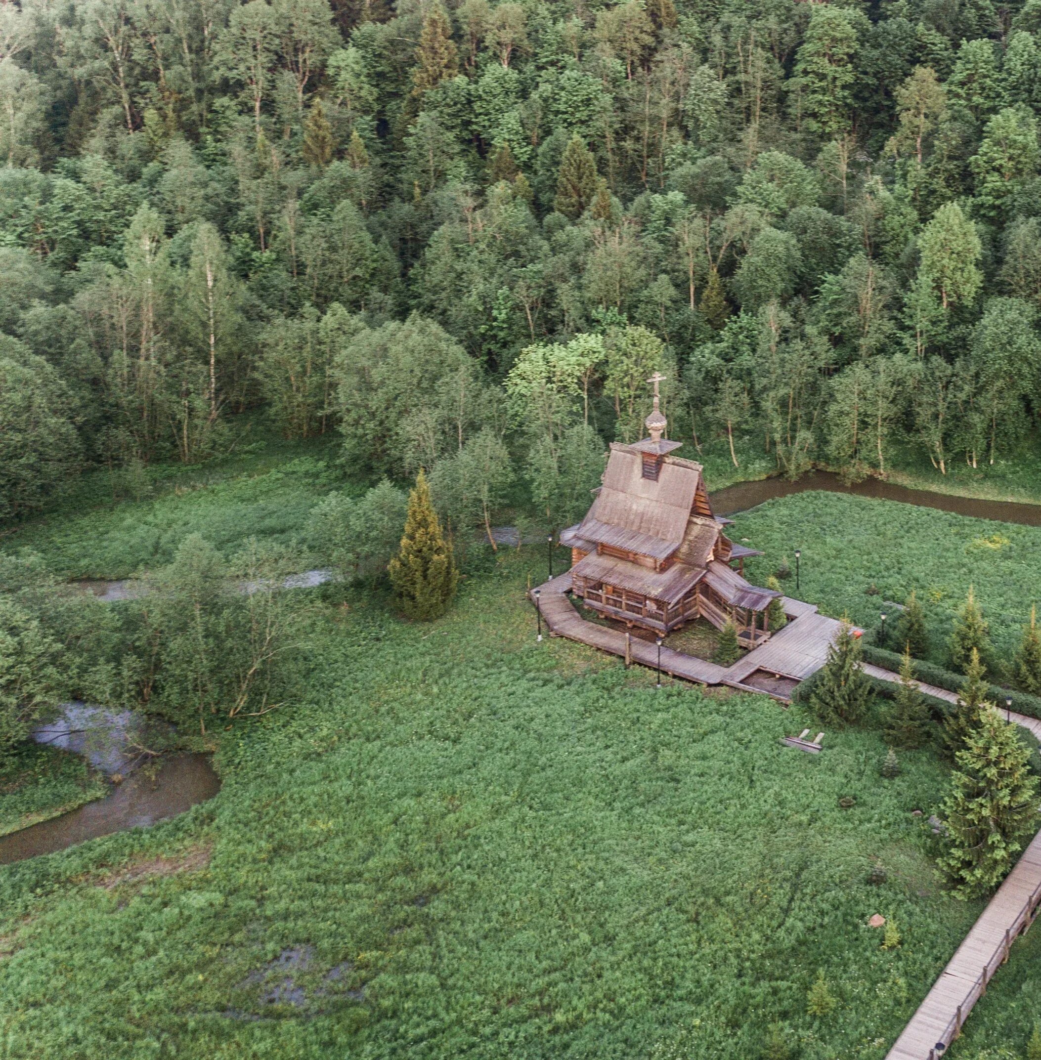 Источник интересная россия. Гремячий ключ Сергиев Посад. Источник преподобного Сергия Радонежского Гремячий ключ. Святой источник Сергиев Посад Гремячий ключ. Гремячий водопад Сергиев Посад.