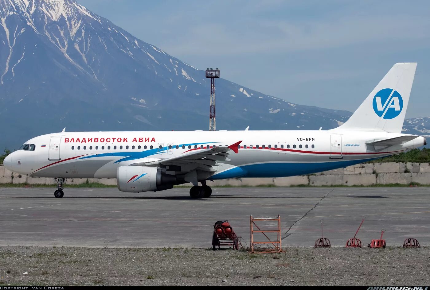 А320 Владивосток авиа. Владивосток Эйр. Авиакомпания Владивосток авиа. Самолеты авиакомпании Владивосток авиа.