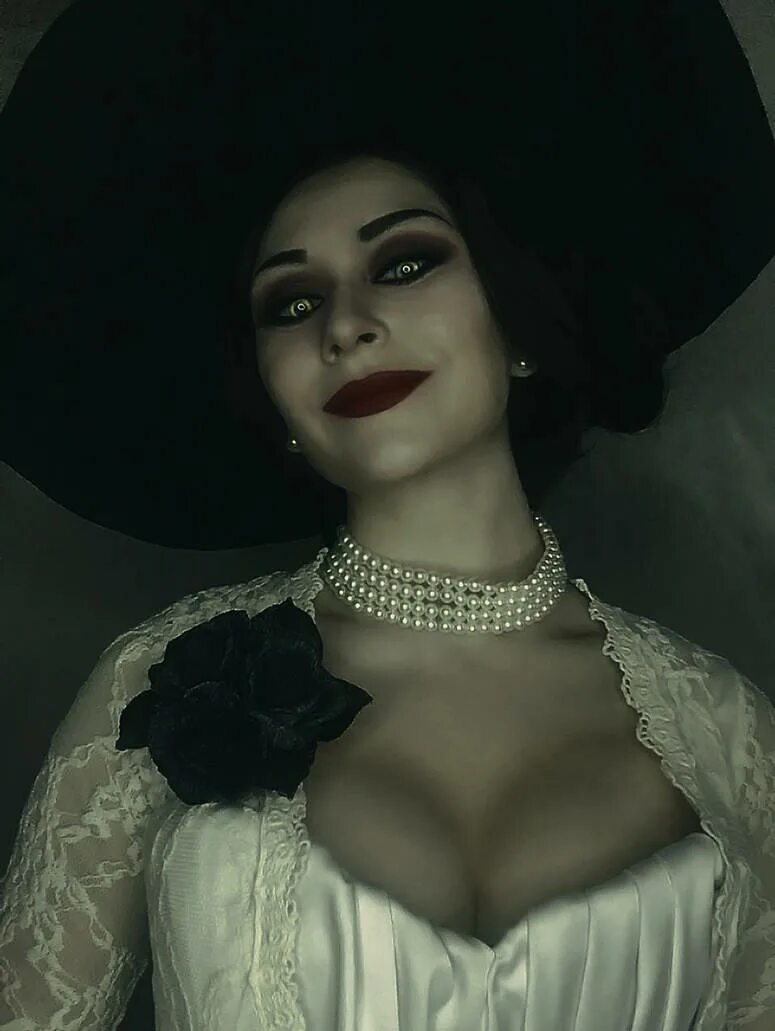 Mafavam full. Mafavam dimitresku. Mafavam. Collection of works by mafavam. Леди димитреску косплей бирюзовый.