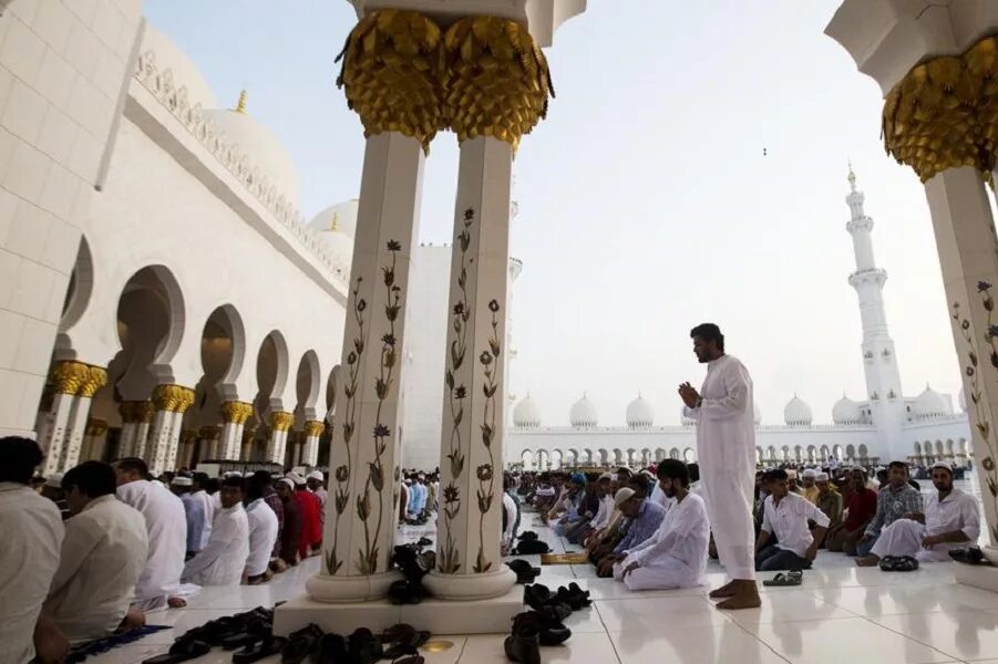 Рамадан в оаэ. Рамадан монастырь. Начало рамадана в оаэ. Рамадан дома. Рамадан в дубае.