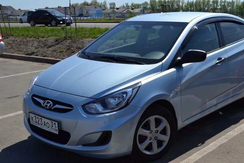 Hyundai Solaris серебристый металлик. Hyundai Solaris 2014 серебристый. Hyundai Solaris 2011. Хендай Солярис 2013 серебристый. Куплю хендай солярис частные объявления