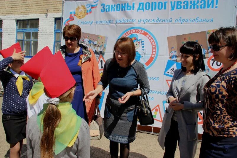 Апанасенковская администрация ставропольского края. Село Дивное Апанасенковский район. Село Дивное Апанасенковского района Ставропольского края. Село Дивное администрация. Школа село Апанасенковское.