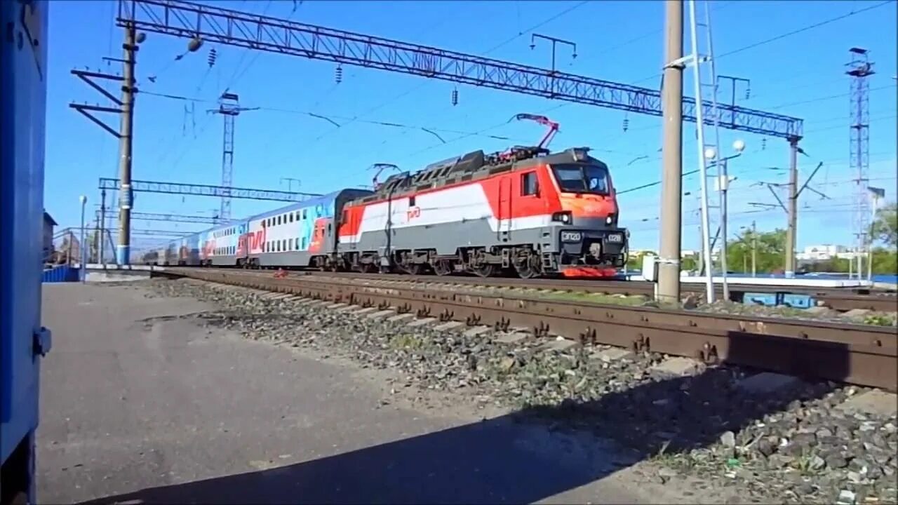 Двухэтажный поезд москва курск. Эп20 воронеж. Воронеж адлер жд. Жд обход украины журавка миллерово. Поезд 236с адлер — санкт-петербург на вокзале адлер.