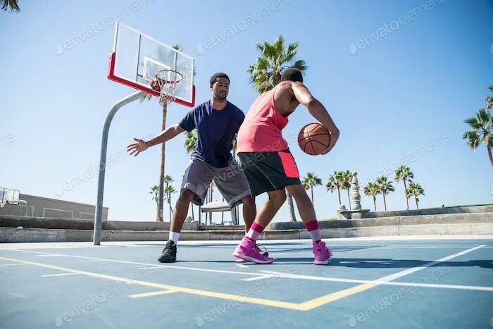 My friend plays basketball than me. Игра в баскетбол с друзьями. Баскетболисты на прогулке. Дружок играет в баскетбол. Играющие баскетболисты для ФШ визуализация.