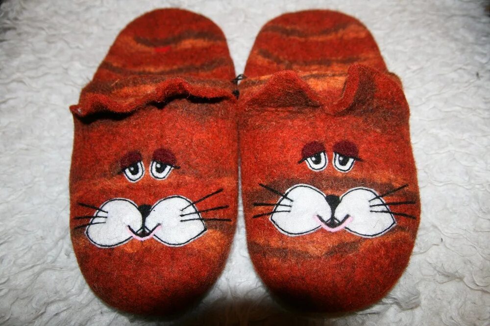 Тапочки. Скелет сон тапки. К чему снятся тапочки. Вижу тапок. Вижу тапок.