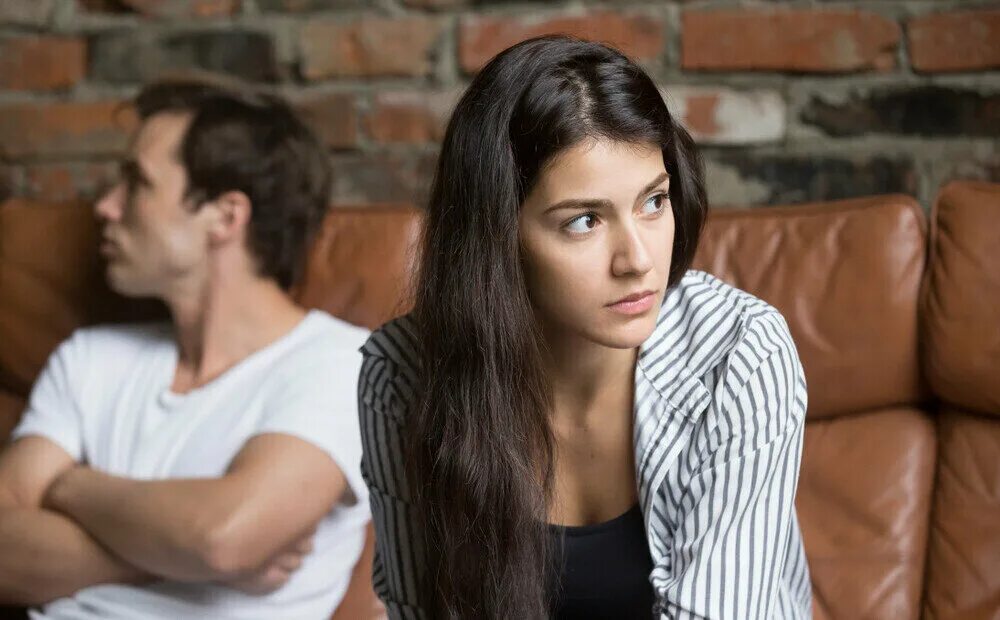 Поставить на паузу. Пауза в отношениях цитаты. Пауза в отношениях. Картинки беру паузу. Нам нужна пауза в отношениях.